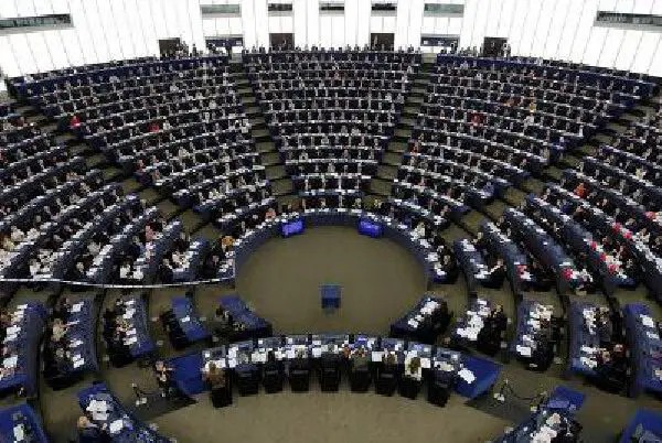 European Parliament requires EU to introduce COVID certificates for a year