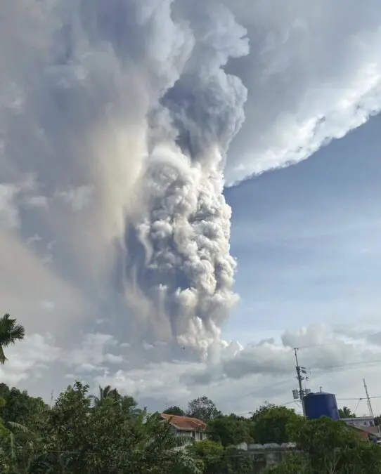 Evacuation in the Philippines, there is a danger of a volcanic eruption