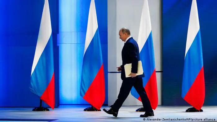 Details of negotiations between Arnault and Putin on the collection of art masterpieces revealed