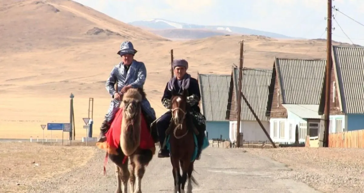 Residents of the Altai Republic arrived at the polling station on camels
