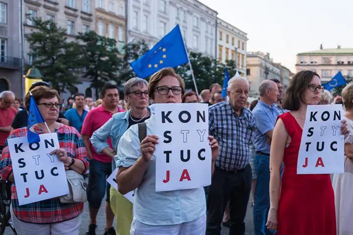 Poland: attacks on media freedom and the EU legal order need to stop