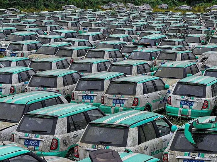 What a huge abandoned Lifan car graveyard looks like