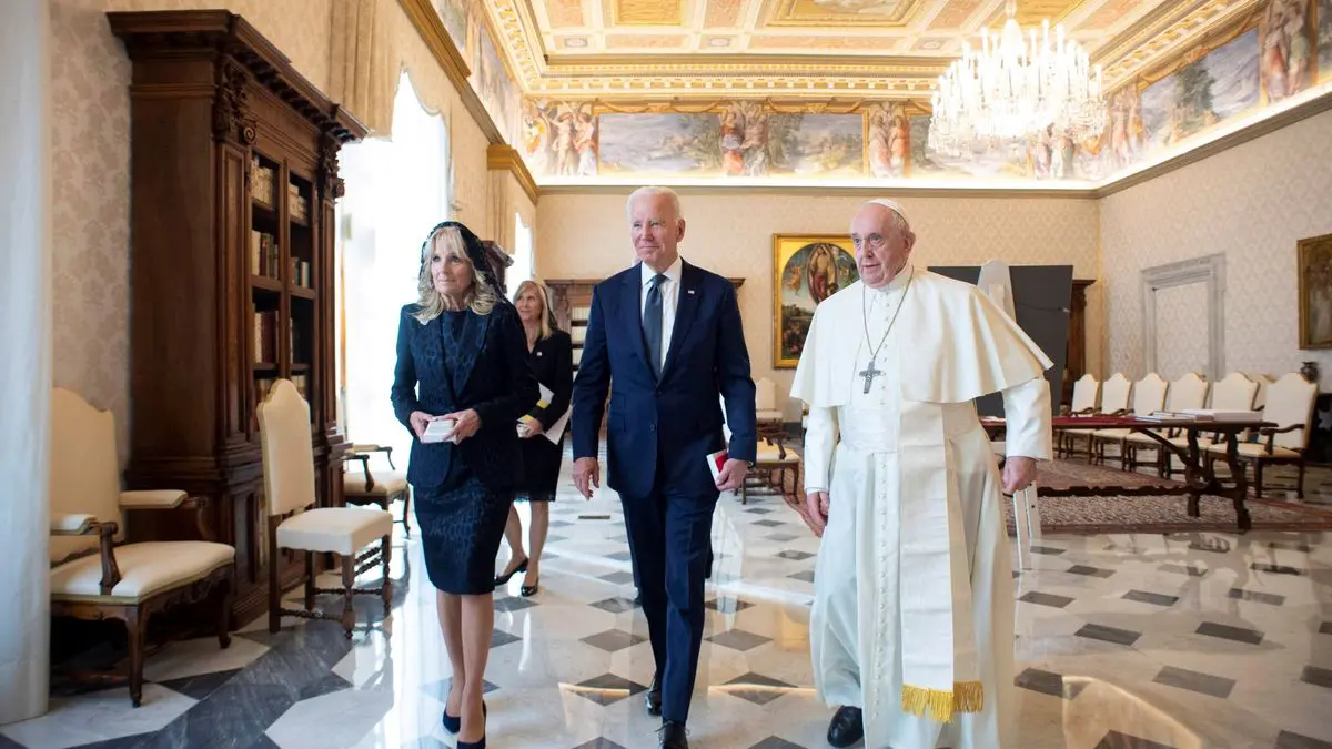 What gift Joe Biden gave to Pope Francis