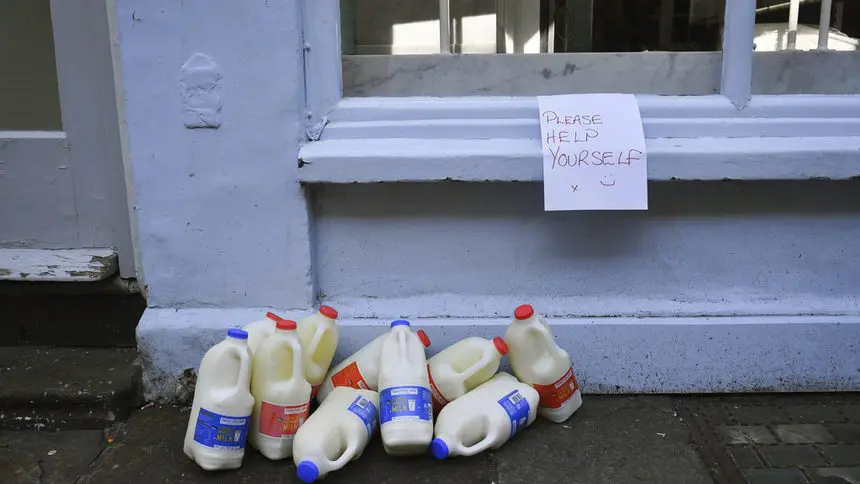 Britain is dumping tens of thousands of liters of milk due to labor shortages