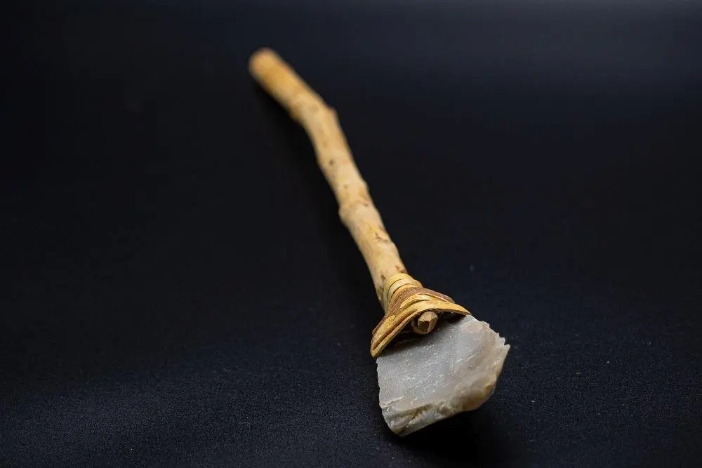 Archaeologists have found a shovel, created 100 thousand years BC