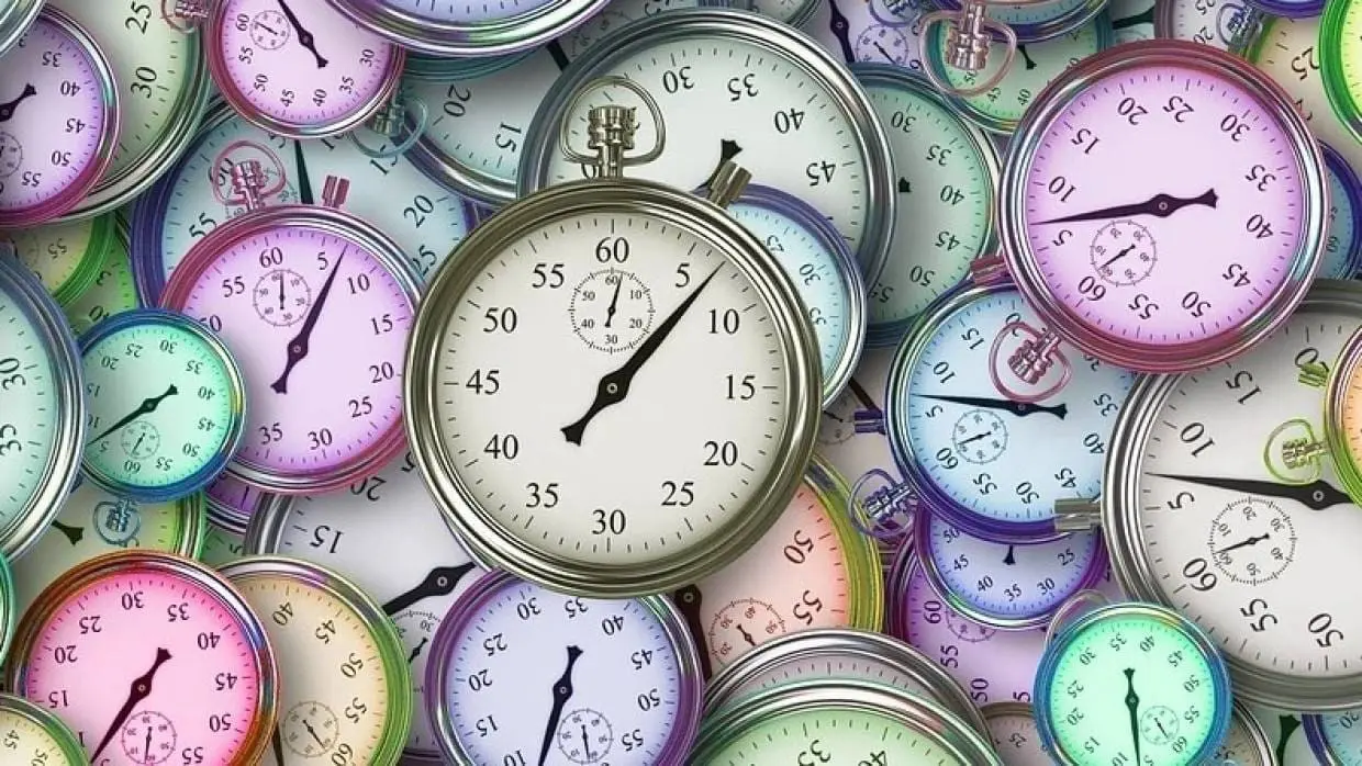 Research: time in quantum mechanics can go back and forth