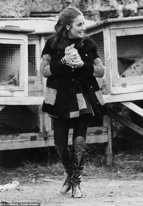 Terry O¿Neill comments that before the star appeared in person, the photographer would have done a lot of tests with the lighting and the camera. Pictured: Elizabeth off duty in 1972