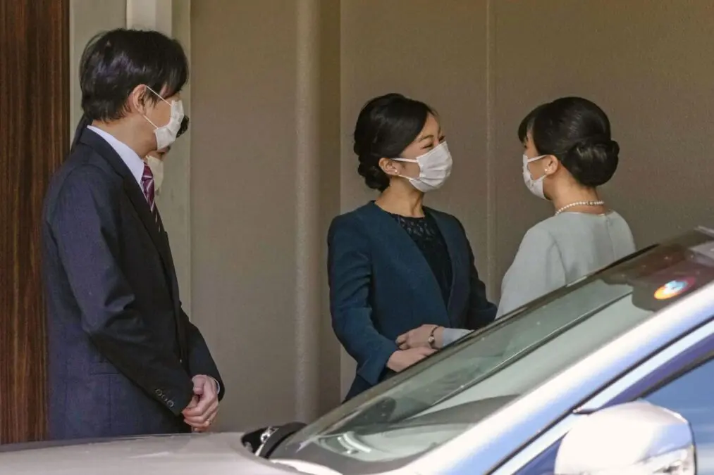 Japanese princess sacrificed the title and married a boy of not royal blood