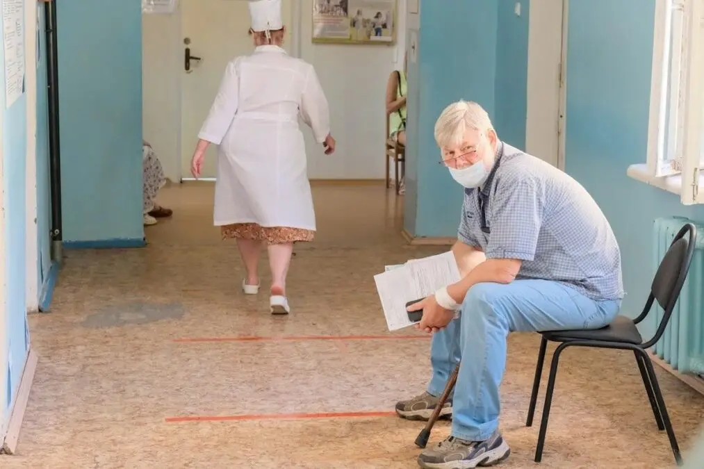 Anti-aging drug acts like a “smart bomb”, destroying old cells in the body