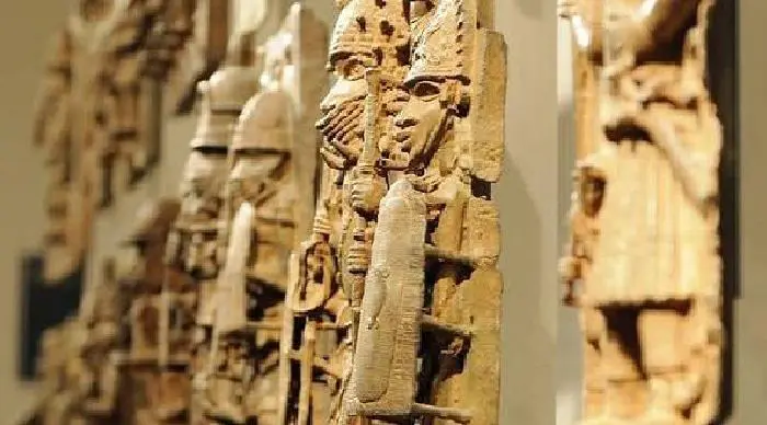 Seized Benin bronze artifacts return to Nigerian palace a century later