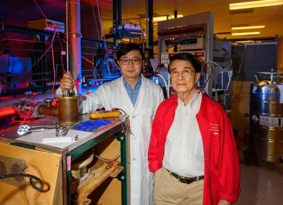 Liangzi Deng and Paul Chu