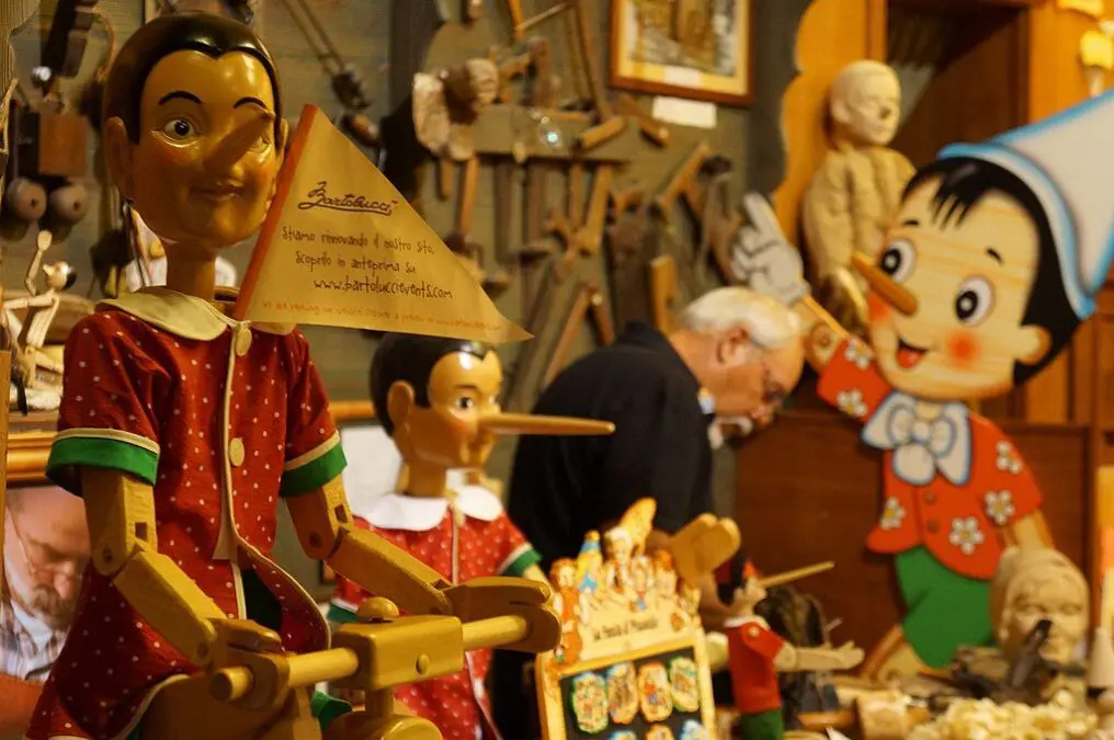 10 curious facts about the lie