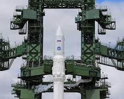 A brand new Russian military satellite seems to be falling into the atmosphere