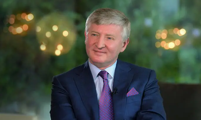 Because of the law on oligarchs, Akhmetov abandoned his TV channels and media business