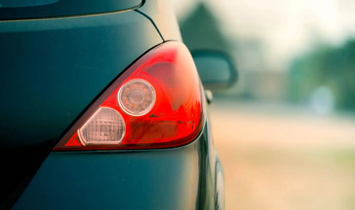 Drivers who do not turn off the engine when braking are fined