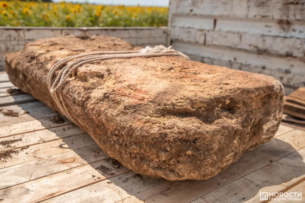 Stone statue found in Transnistria, which is 500 years older than the pyramids