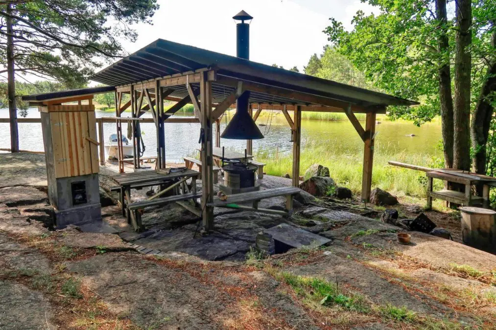 Where is the world’s first phone-free island and why is it banning smartphones?