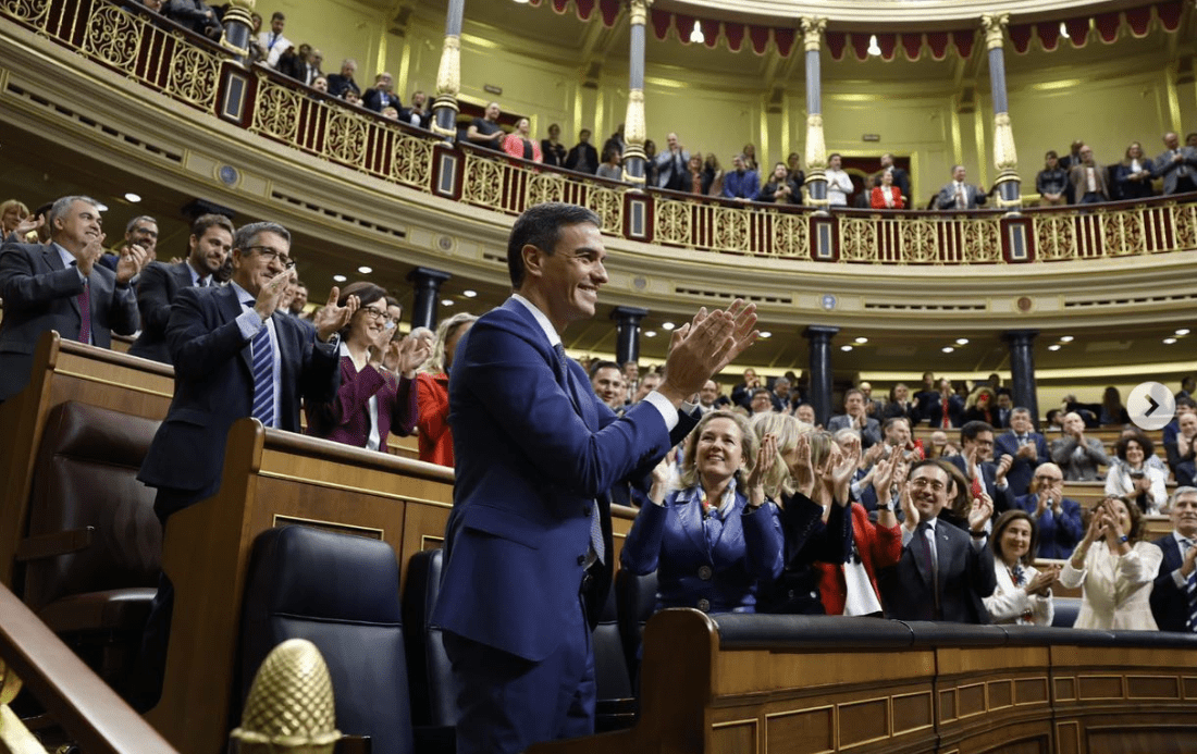 Pedro Sánchez is sworn in as President of the Government by an absolute majority in Congress