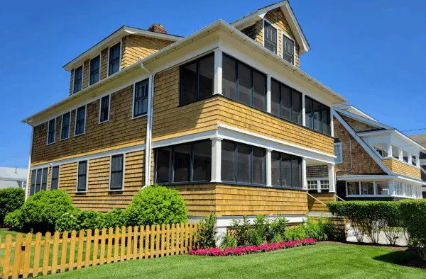 Princeton Theological Seminary Students visit Scientology founder L. Ron Hubbard’s Residence where he wrote his book Dianetics
