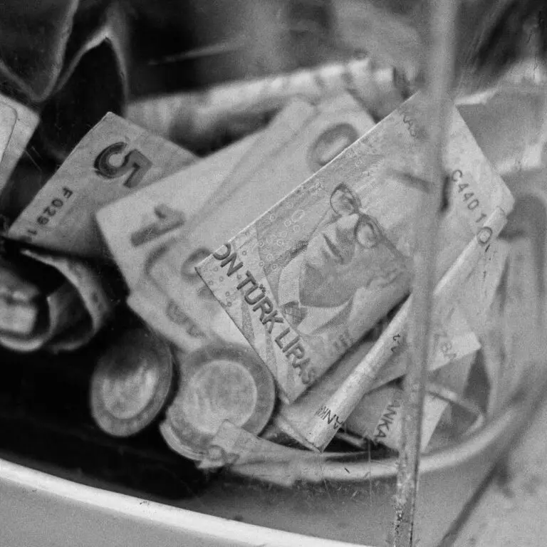 Triple increase in the fee that Turkish citizens pay when going abroad