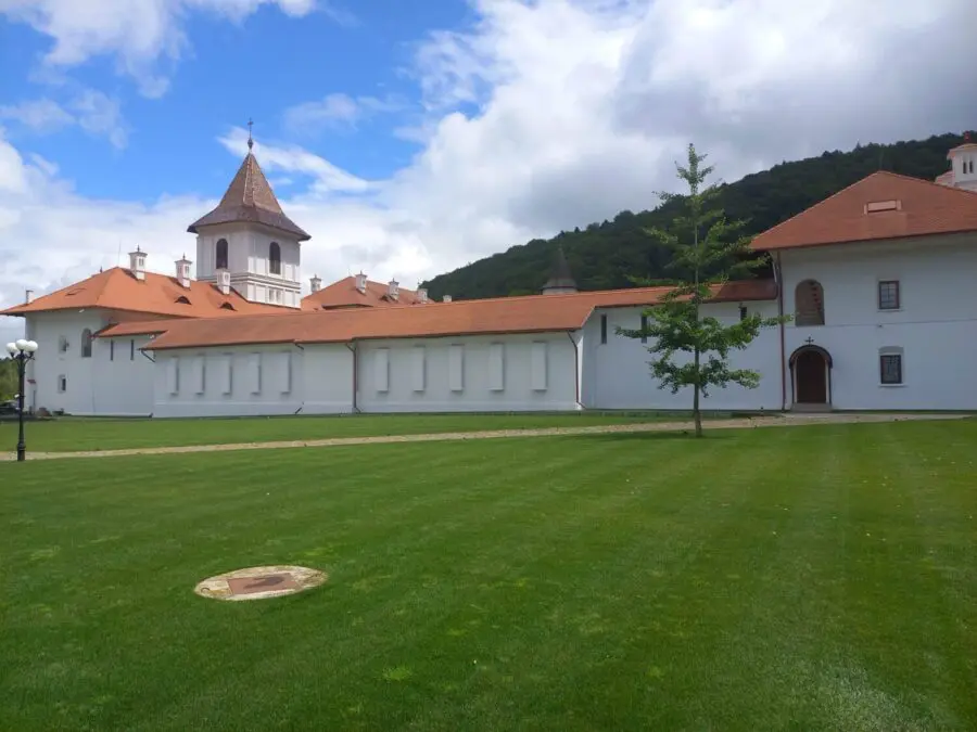 Romanian Patriarchate distances itself from Archbishop Teodosii of Tomi