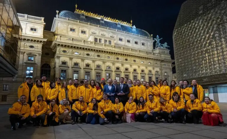 Ď Award Goes to Czech Scientology ‘Yellow Angels’ for Life-Saving Volunteer Work in Jeseníky