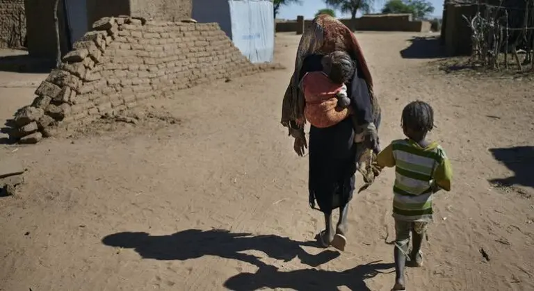 Sudan war: Displacement figures fall for first time