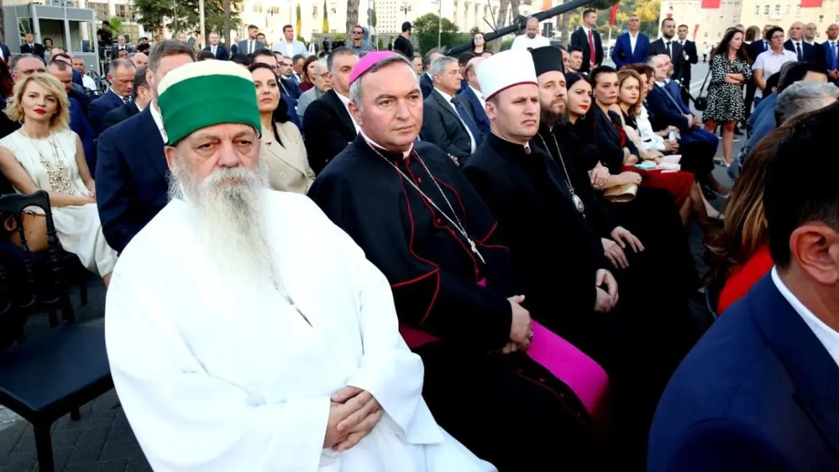 Portrait – Baba Mondi: A Bridge of Faith