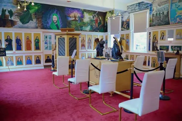 Religion: Beware of testimonies of former members. The case of J.A.