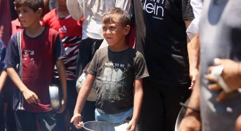 Hunger in Gaza: Women and children face death in search of food