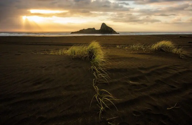 “Nuclear weapons have no place in our world,” the UN chief told the mayors in Nagasaki