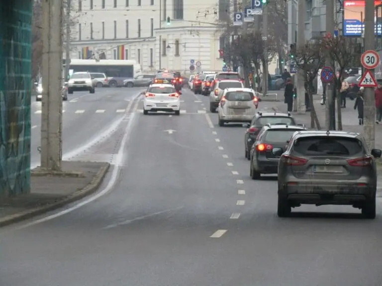 Average CO2 emissions from new cars and new vans slightly increased in 2024 | Press releases