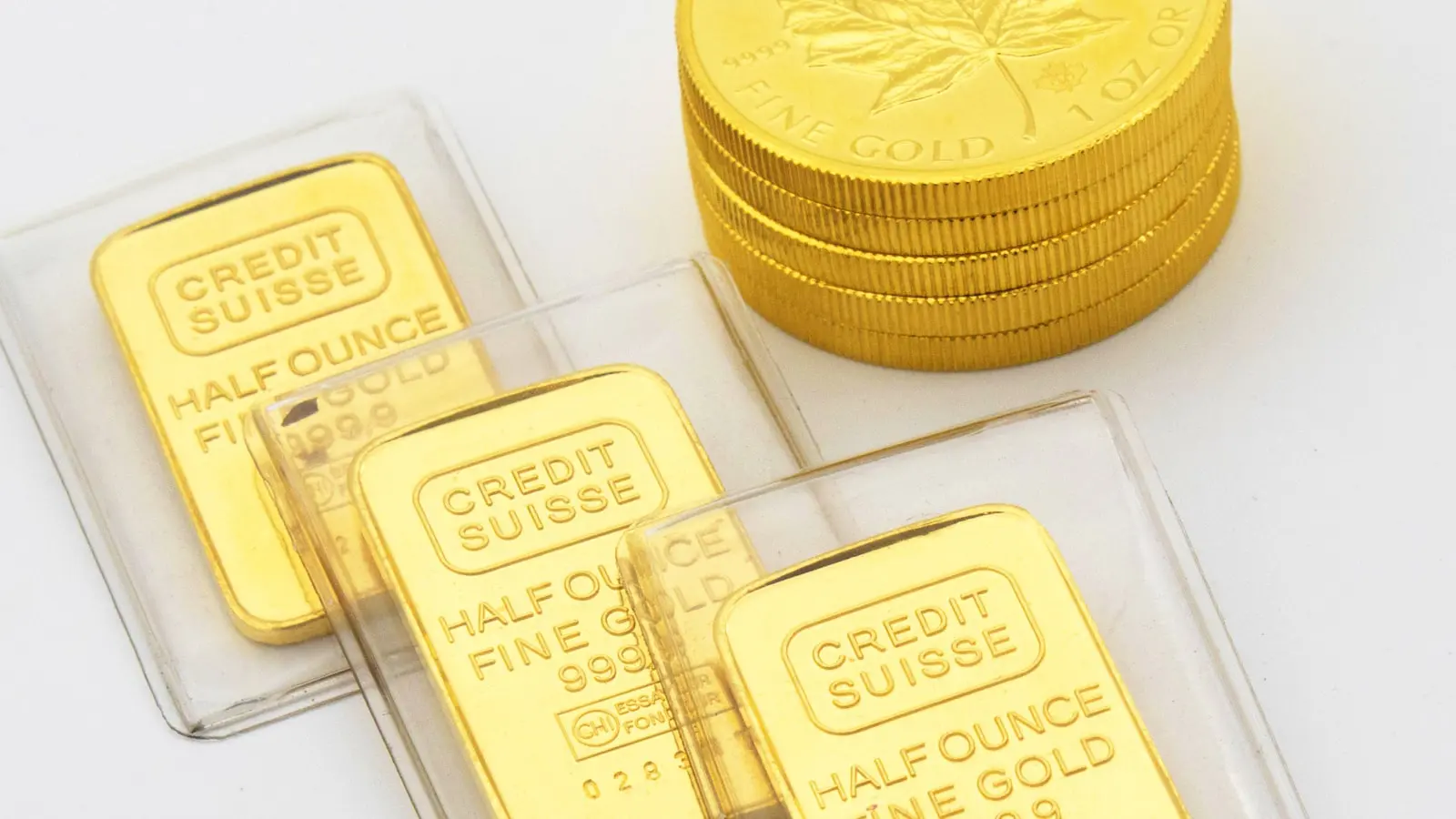 Gold Surges Past ,000 as Political Instability Rattles Global Markets