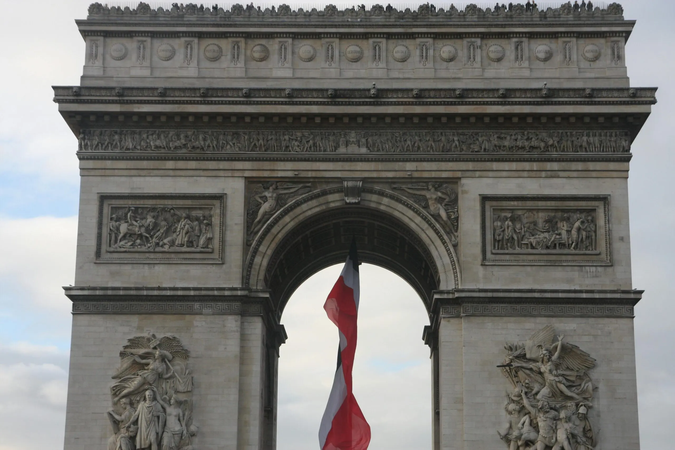 Elysee Palace employee arrested for stealing silverware