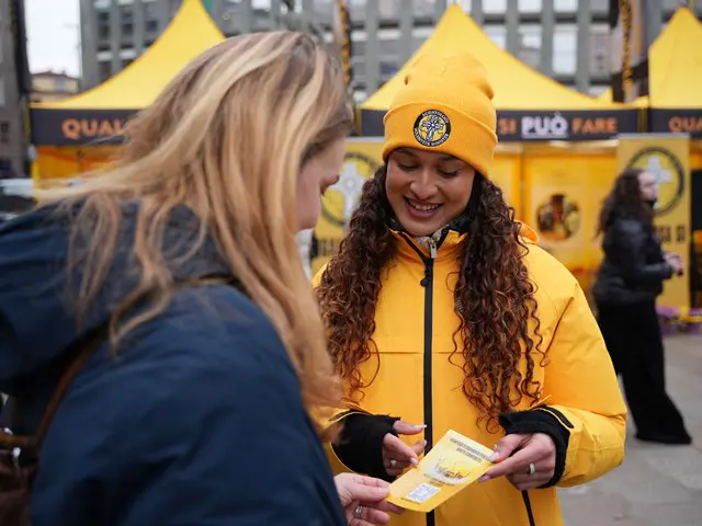 Yellow Tent in Milan as Volunteer Ministers Mark 50 Years Worldwide, 20+ in Italy