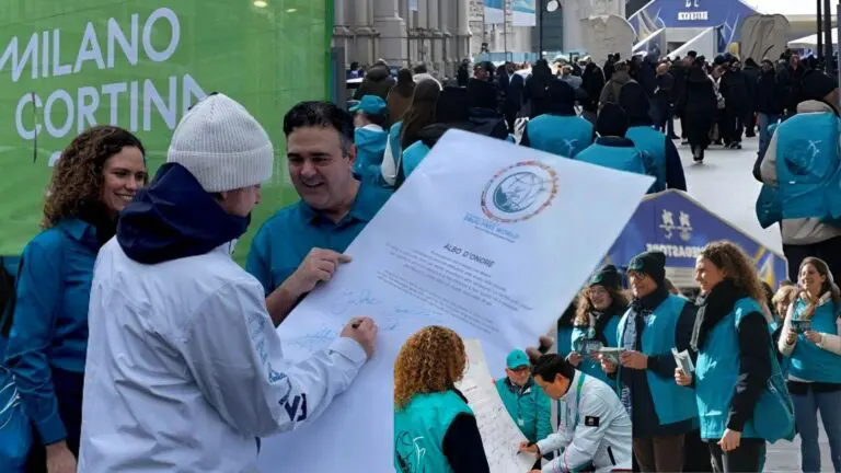 300 Scientology Volunteers Distribute 500,000 Drug-Prevention Booklets during Winter Olympics