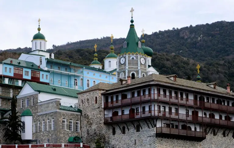 Greece to renovate seven Athonite monasteries