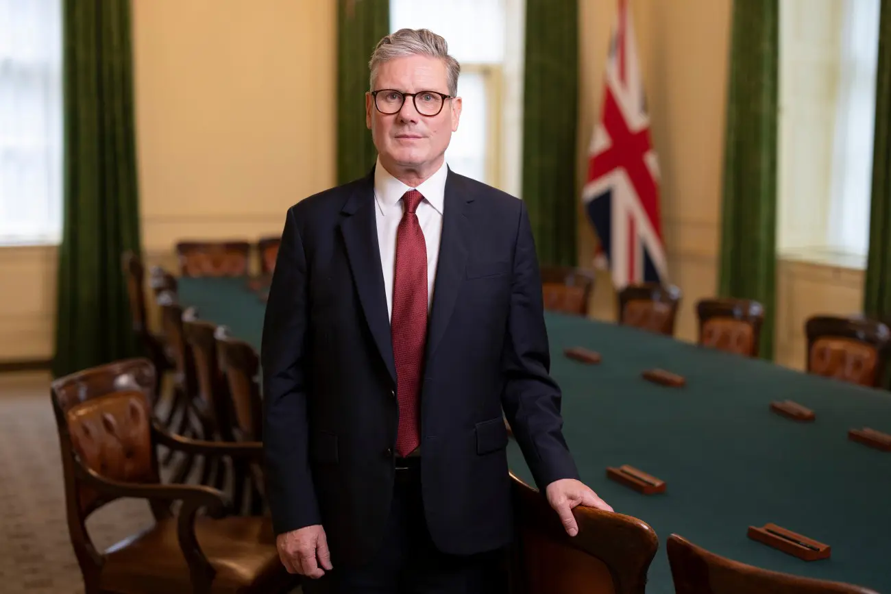 Starmer Resigns as UK Faces New Turmoil