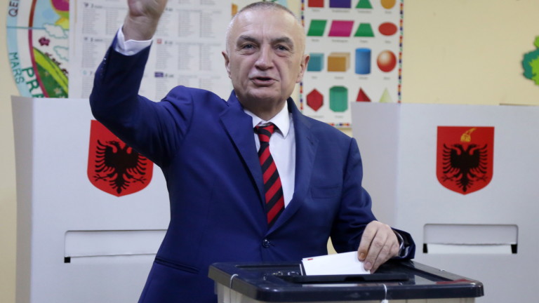 Ills Meta - albán elnök