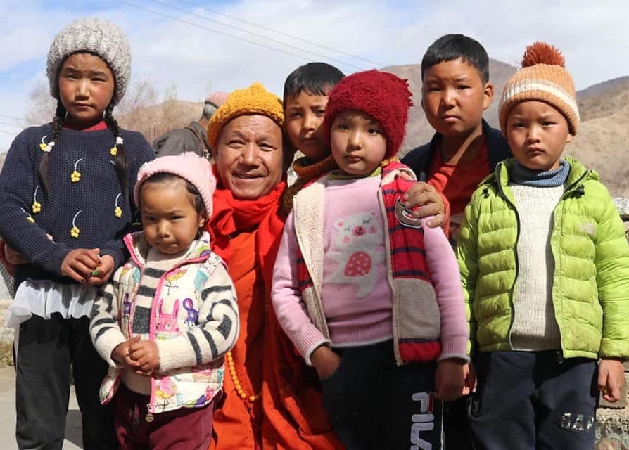 252928156 297122662415089 958918655305075904 n Ven. Bhikkhu Sanghasena Distributes Essential Supplies to 800 Families in Ladakh
