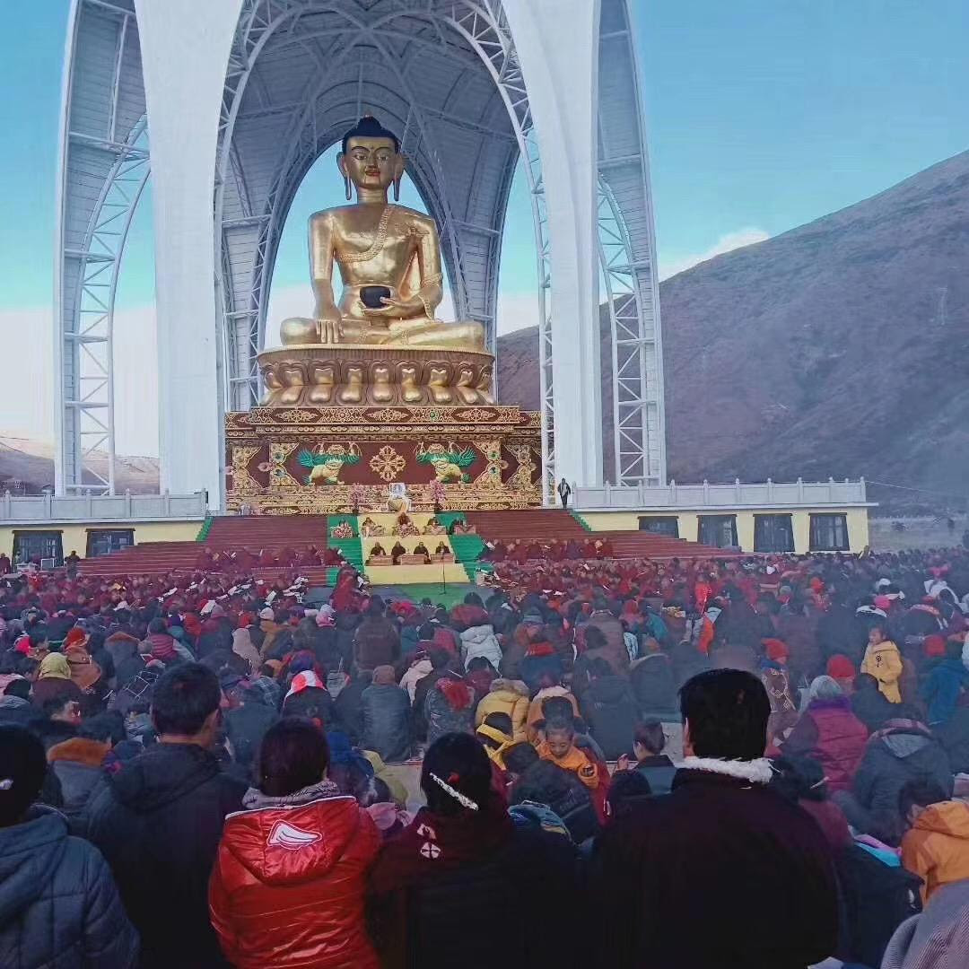 aqaq “文化大革命般的镇压”：中国在西藏扎果拆除了一座天高的佛像和45个巨大的转经筒