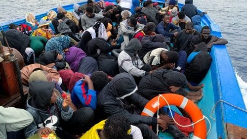 Appello del Papa per un'azione politica comune per rifugiati e migranti