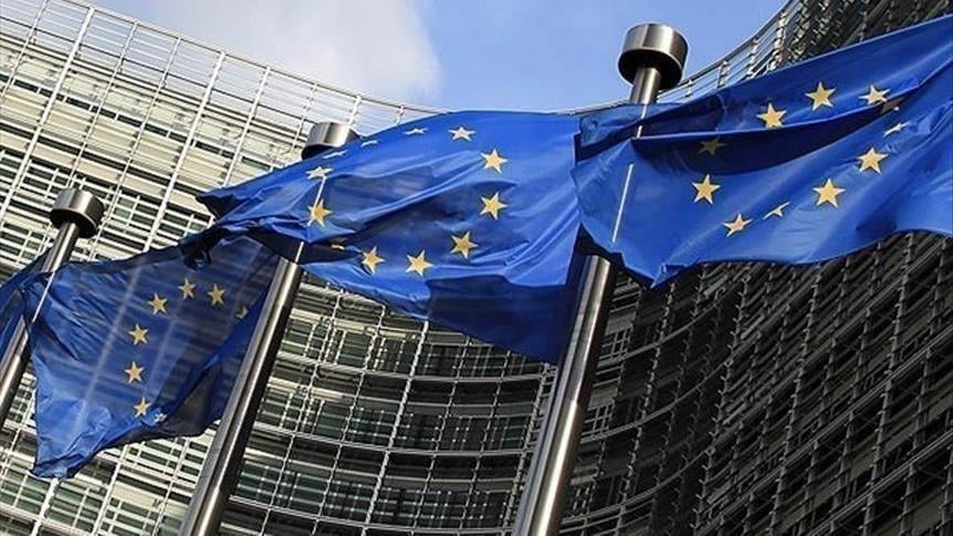 Parlamento y bandera de la UE