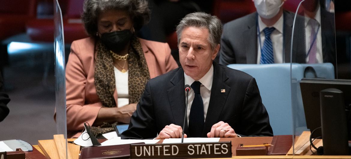 O secretário de Estado dos EUA, Antony J. Blinken, discursa na reunião do Conselho de Segurança sobre a situação na Ucrânia.