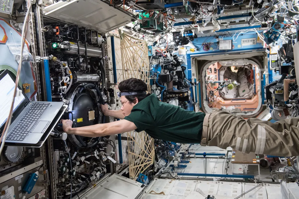 JAXA Astronaut Norishige Kanai Reconfigures HiBMs Camera ACME Project: The Space Station’s Quest for the Secrets of Fire