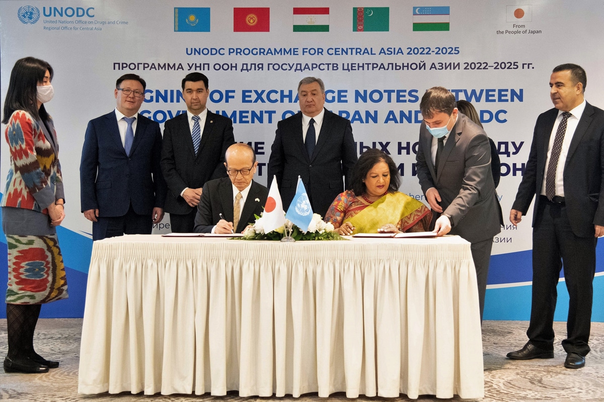 grant signing ceremony 1200x800 jpg UNODC and Japan agree to strengthen cross-border cooperation in Central Asia 