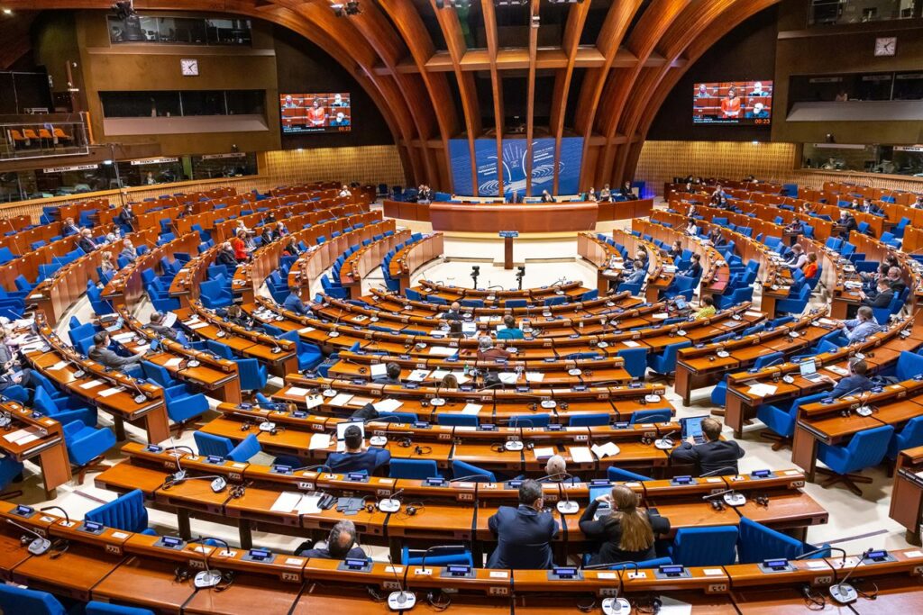 ПАРЄ 2022 Дебати щодо деінституціоналізації 22 Асамблея Ради Європи ухвалила резолюцію щодо деінституціоналізації