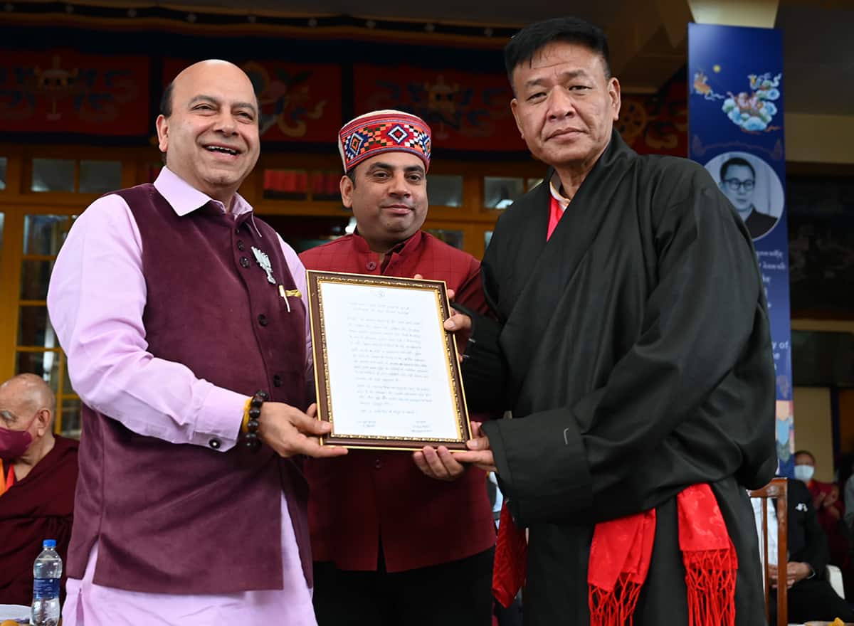 DSC 8067 チベット人がダライ・ラマ法王の 87 歳の誕生日を祝う