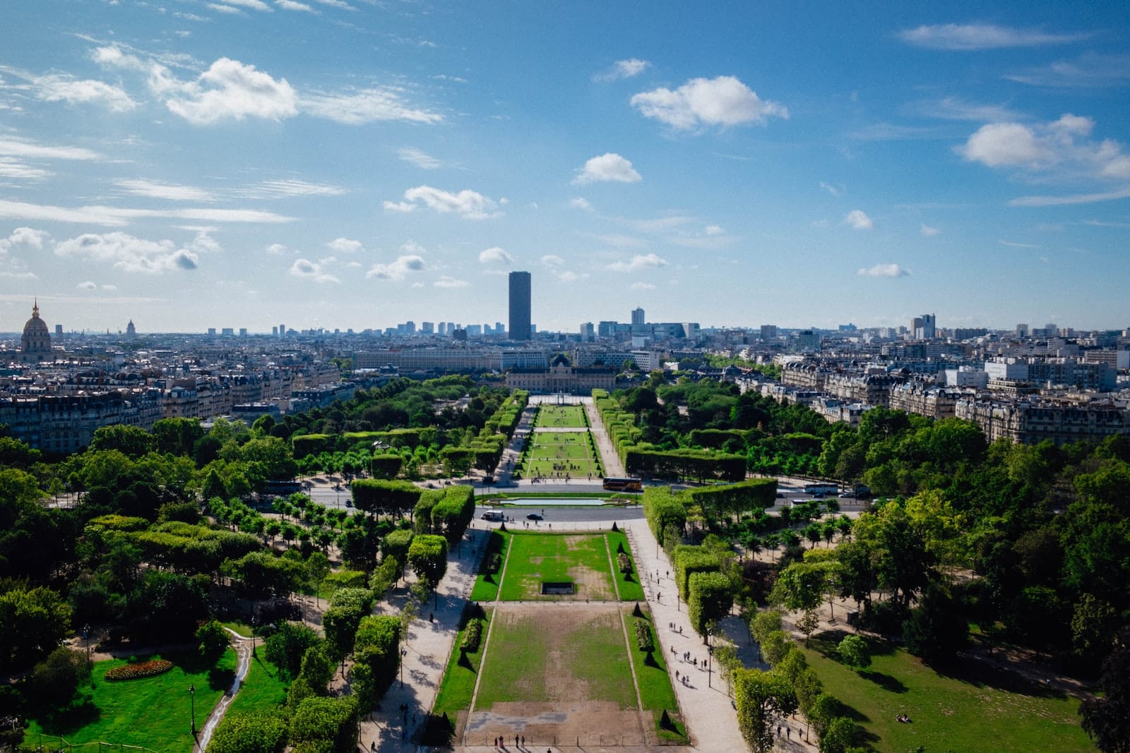 aerial photo of park Paris. Photo by Marcel Strauß