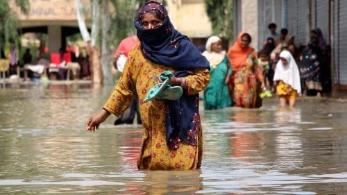 Pope prays for flood hit Pakistan during Angelus in L'Aquila